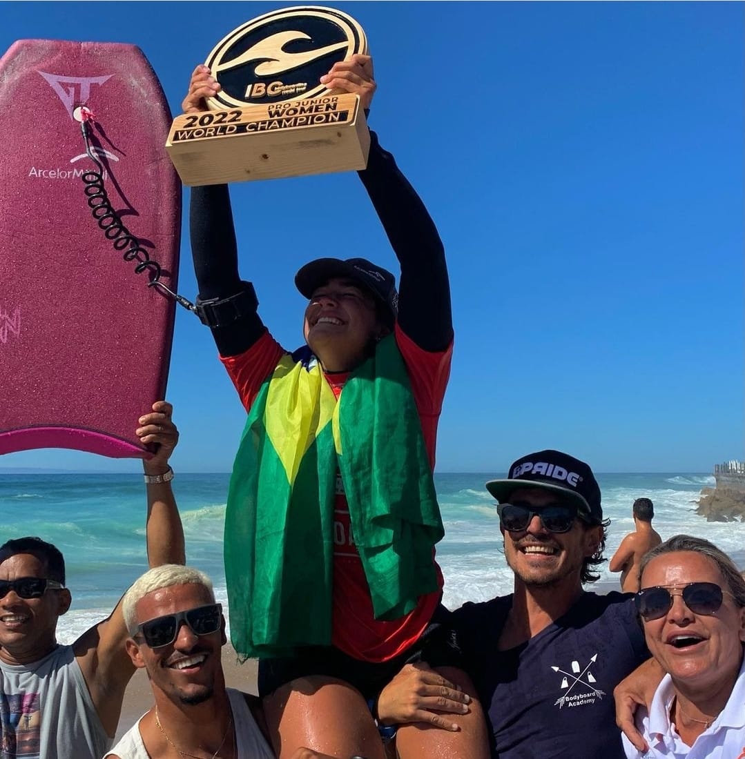 Luna Hardman conquista o Mundial Junior Pro de bodyboard, em Portugal