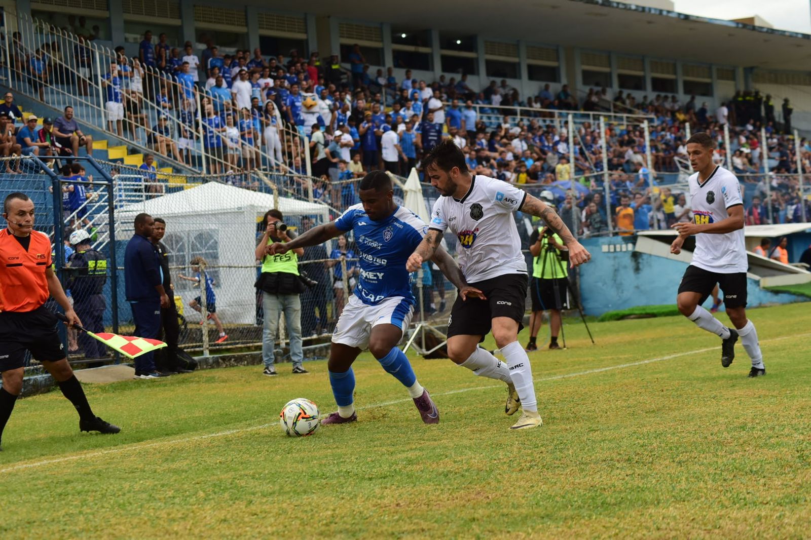 Em clássico com torcida única, Vitória e Rio Branco empatam sem gols