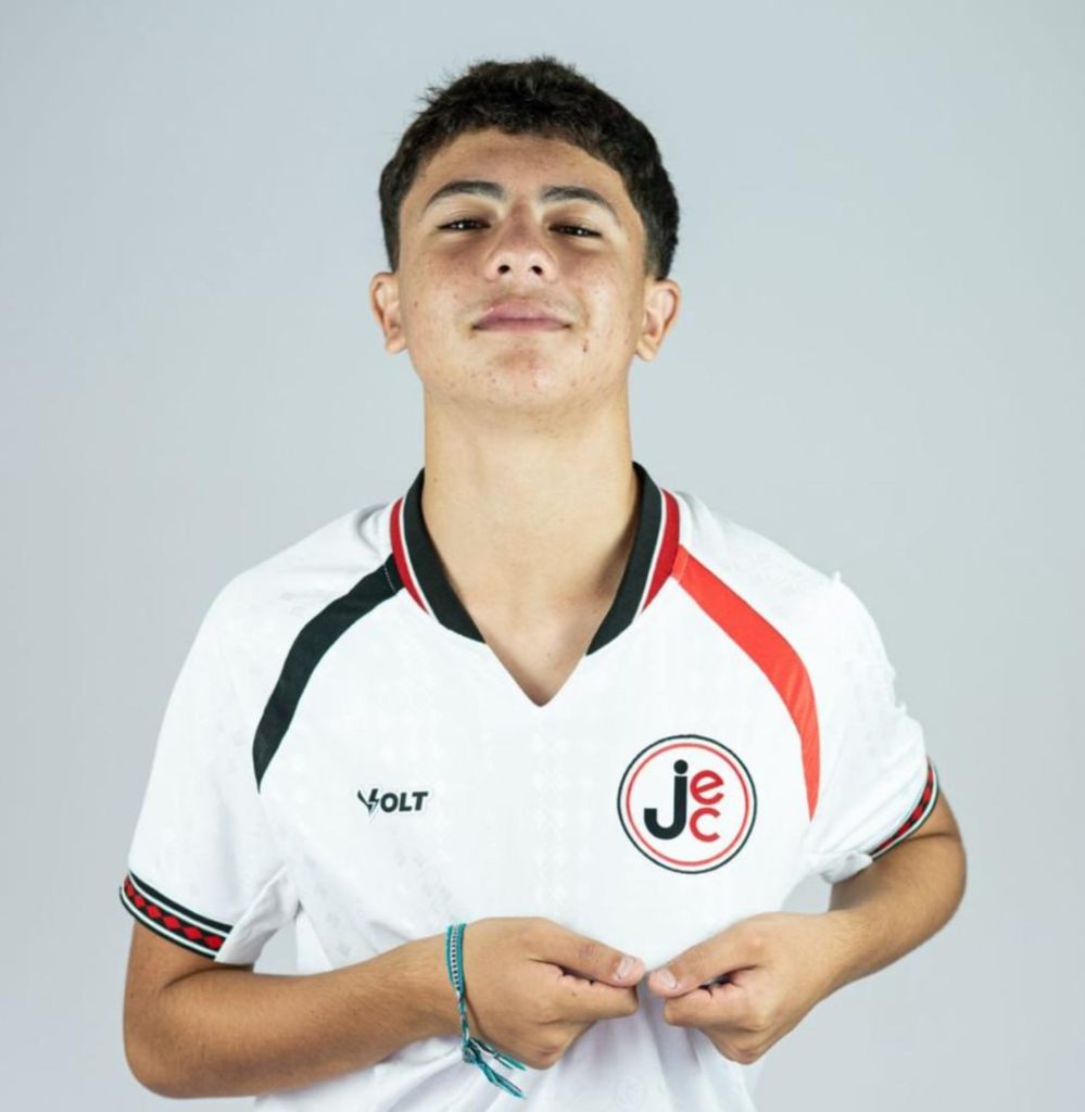 Cria da Vila Velha! Bernardo Coelho, 14 anos, é promovido ao sub-17 do Joinville 2