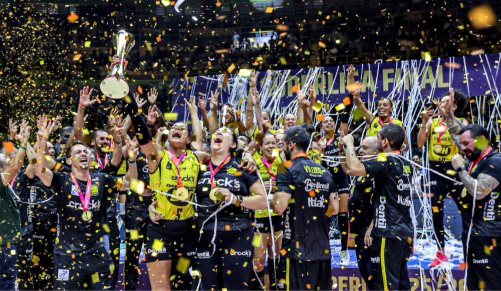 Praia Clube atropela Minas e fatura o tri da Superliga Feminina