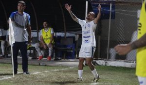 Alvianil tropeça em Valadares e fecha turno na lanterna do grupo