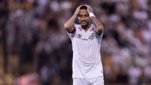 Santos nega omissão sobre lesão de Neymar em nota oficial