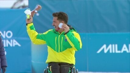 Ucraniano usa ChatGPT como técnico e leva prata no biatlo paralímpico