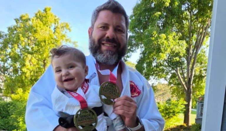 Judoca capixaba, 41 anos, arrasa nos EUA e conquista dois títulos nacionais