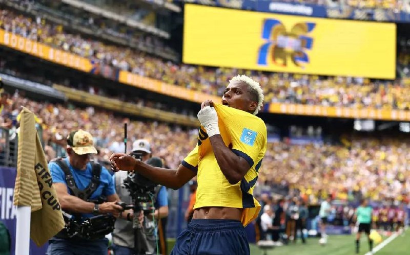 Equador vira pra cima da Alemanha e carimba vaga nas oitavas 1
