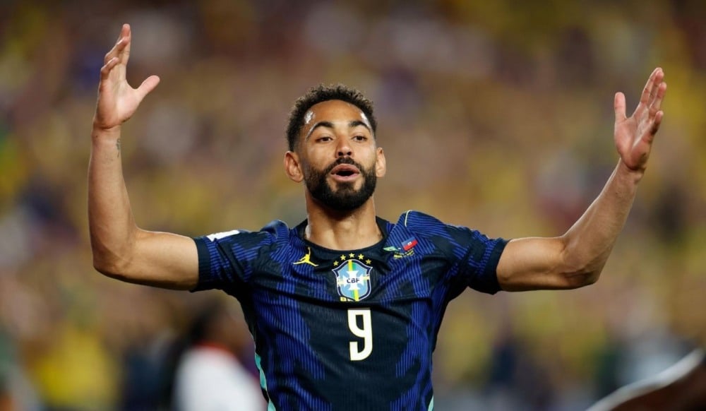 Matheus Cunha: o atacante que troca chuteiras por prancha e faz sucesso na Copa