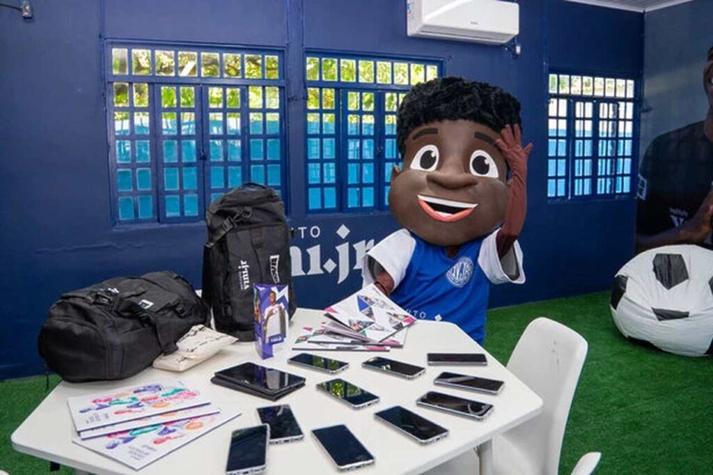 Vinizinho: livro infantil do craque Vini Jr. chega para inspirar a molecada