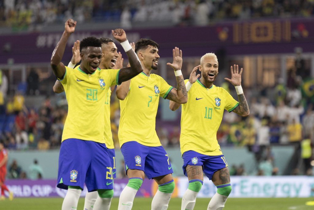 Ancelotti aposta em 8 remanescentes do Qatar para estreia do Brasil