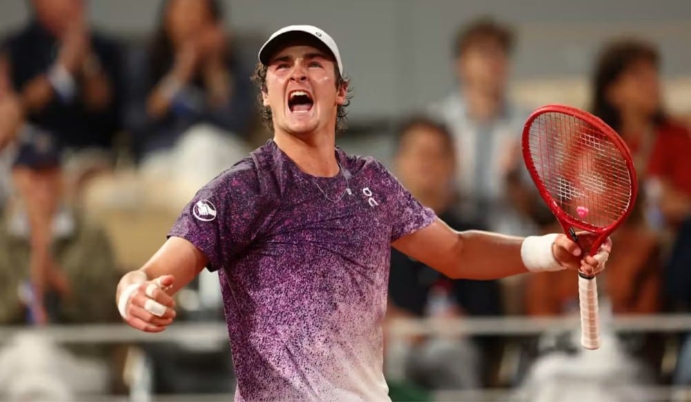 João Fonseca atropela Ruud e vai às quartas em Paris