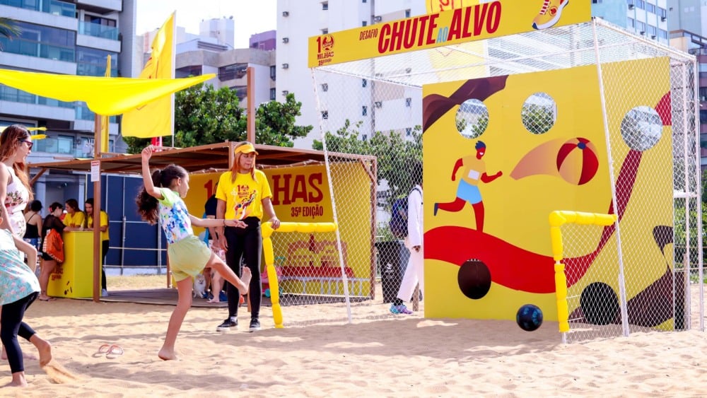 Esquenta da Dez Milhas: arena gratuita ocupa a praia de Camburi