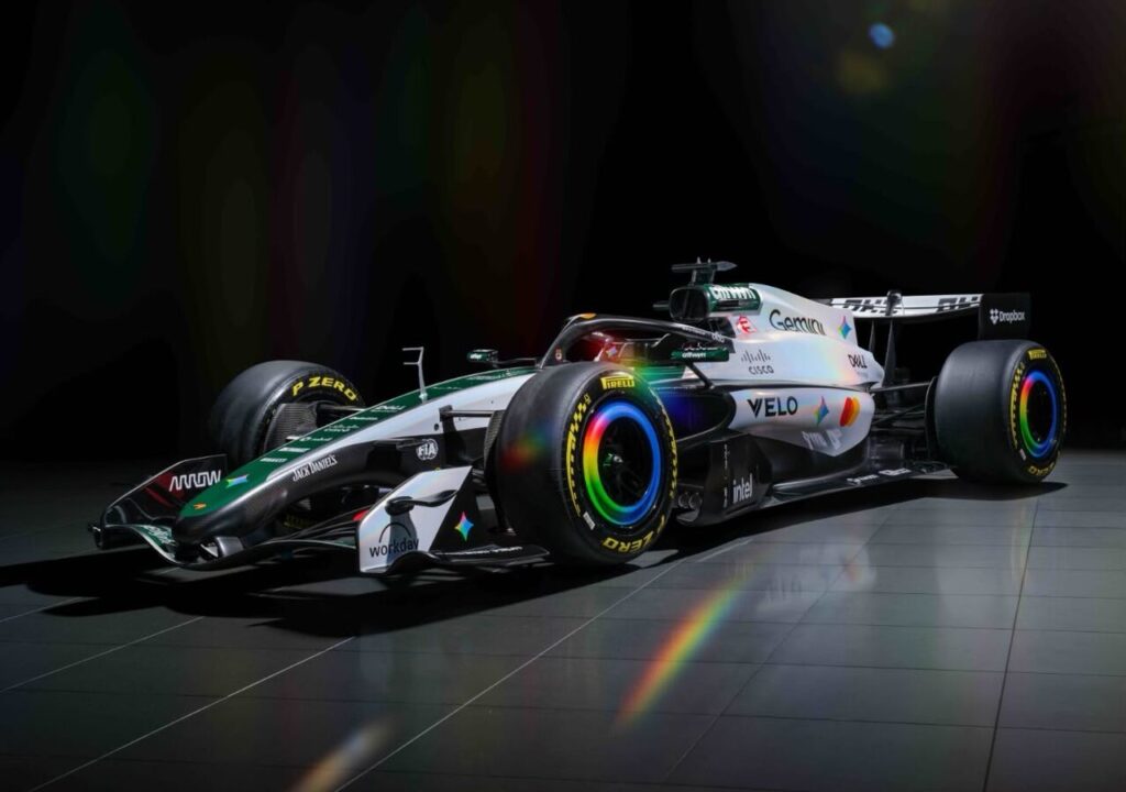 McLaren troca laranja pelo branco histórico em Silverstone
