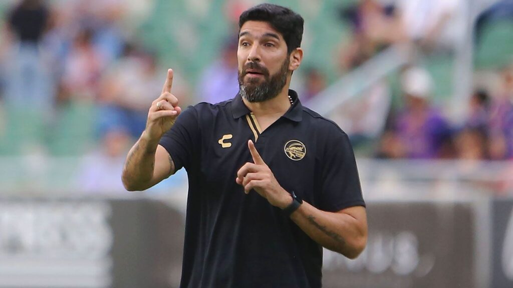 Após saída de Bielsa, Loco Abreu vira alvo da federação uruguaia
