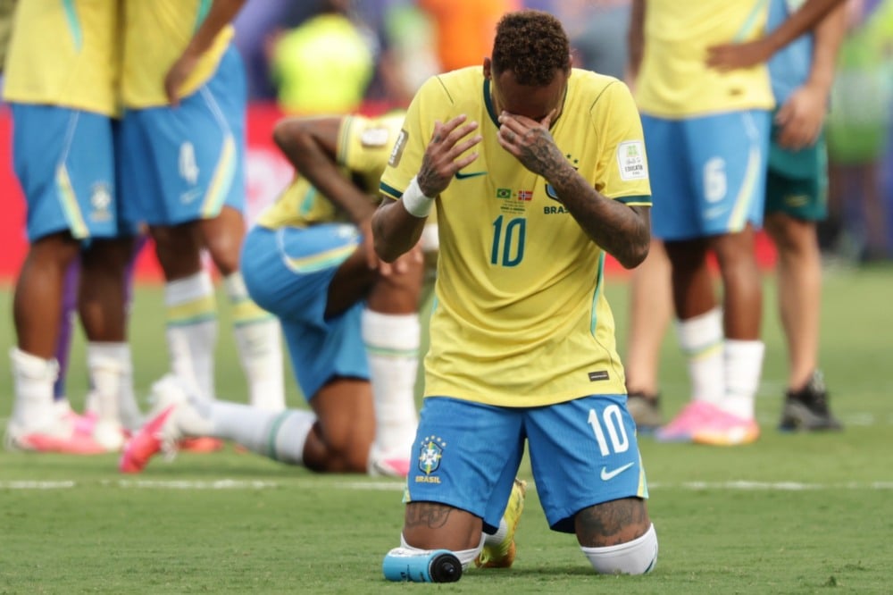 Neymar se despede das Copas com lágrimas e gol de honra