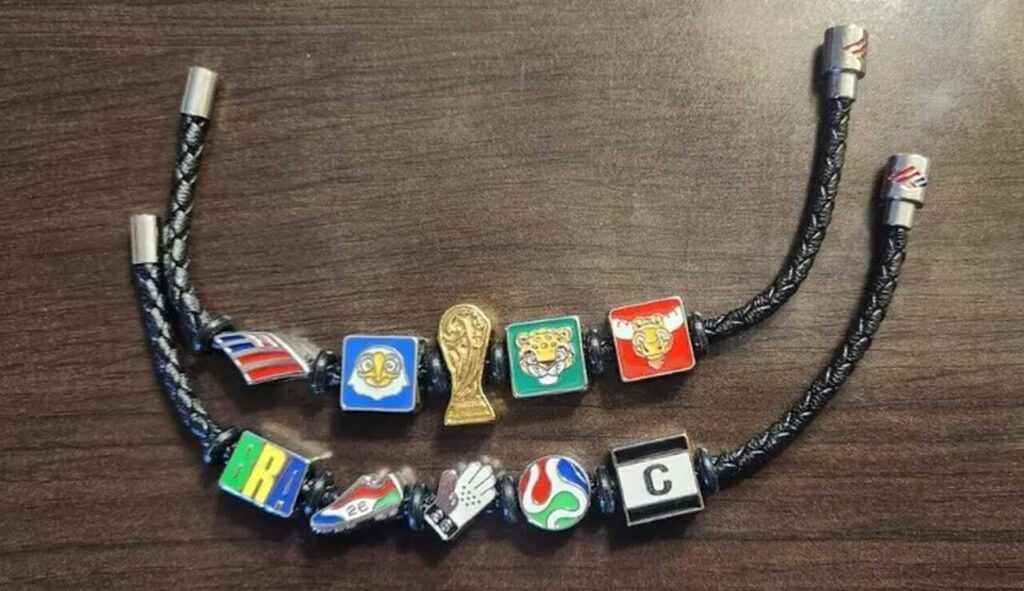 Pulseiras da amizade da Copa 2026 rendem até R$ 2,8 mil no mercado paralelo
