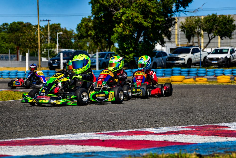 Serra recebe etapa dupla do Capixaba de Kart com disputas em alta velocidade