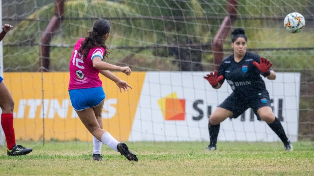Capixabão Feminino: Estadual e Harpia largam na frente com direito a goleada