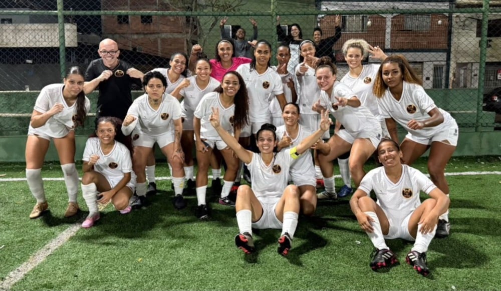 Suando a camisa, MDE vence Andorinhas e vai às semifinais