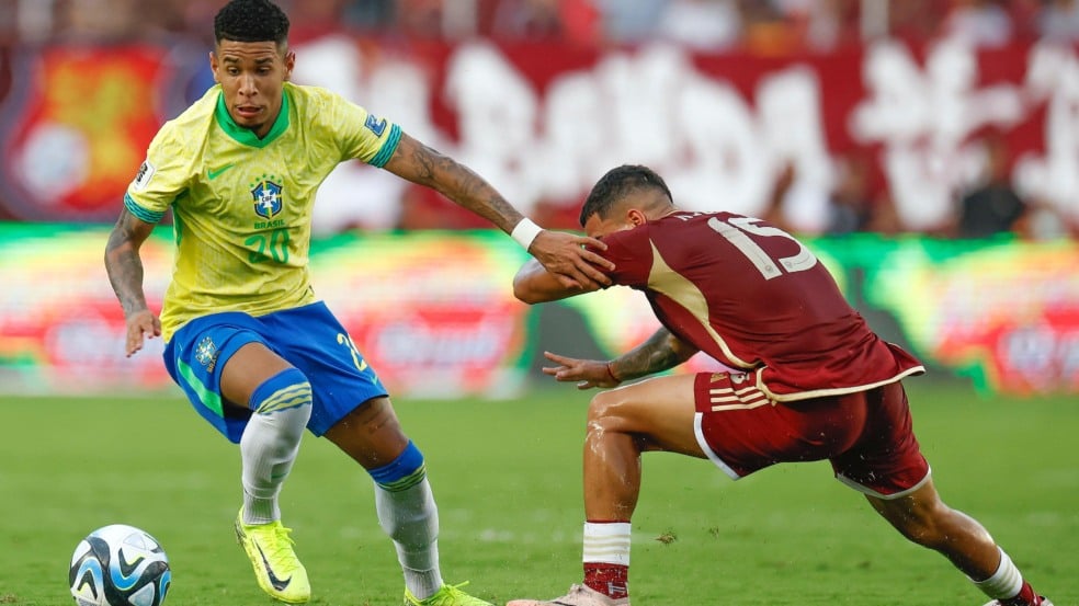 Savinho de malas prontas para o Tottenham: dupla com Richarlison no ataque?