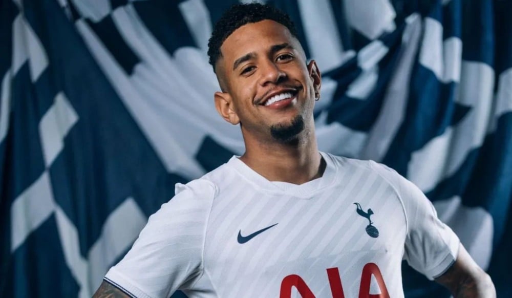 Savinho reforça Tottenham: atacante capixaba deixa City por R$ 600 milhões