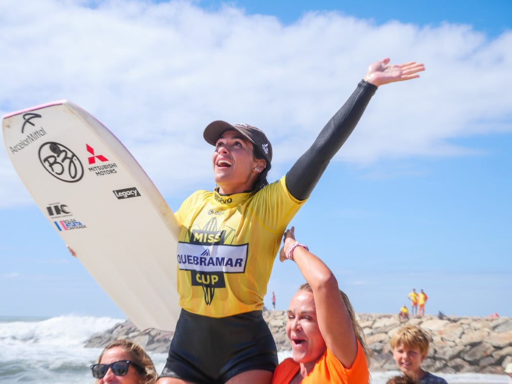 Luna Hardman brilha em Costa Nova e conquista etapa do Mundial de Bodyboarding