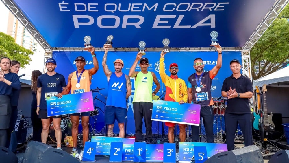 Leonardo Alves voa e fatura tri da Maratona de Vitória