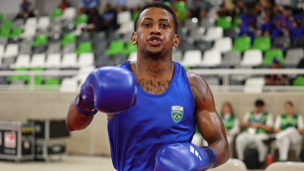 Capixaba Yuri Falcão avança à final e dança na cara do ouro