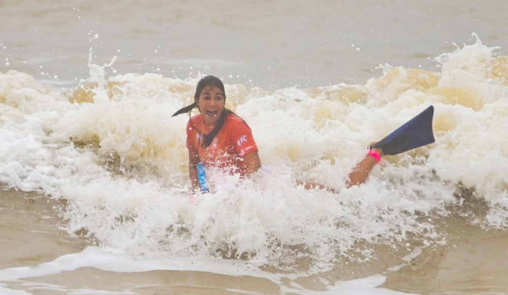 Capixaba Luna Hardman fecha 2026 como vice-campeã mundial de bodyboard