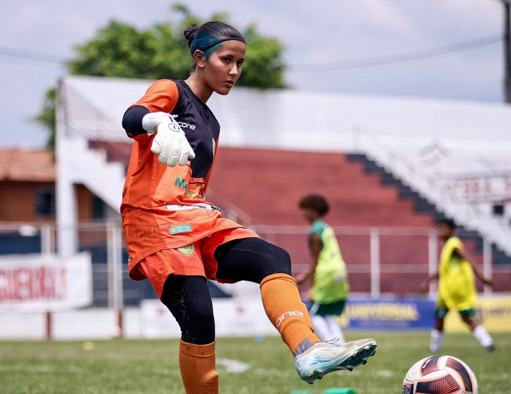 Clarisse Velloso vira 1ª goleira do Porto Vitória e abre caminho no Sub-13