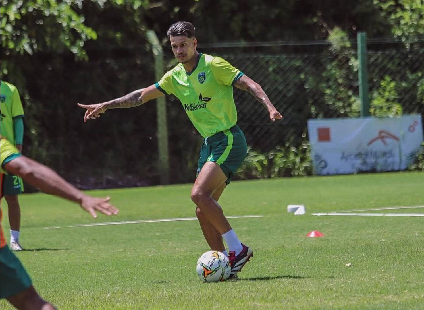 Porto Vitória anuncia volta de Thallyson, o lateral do título inédito