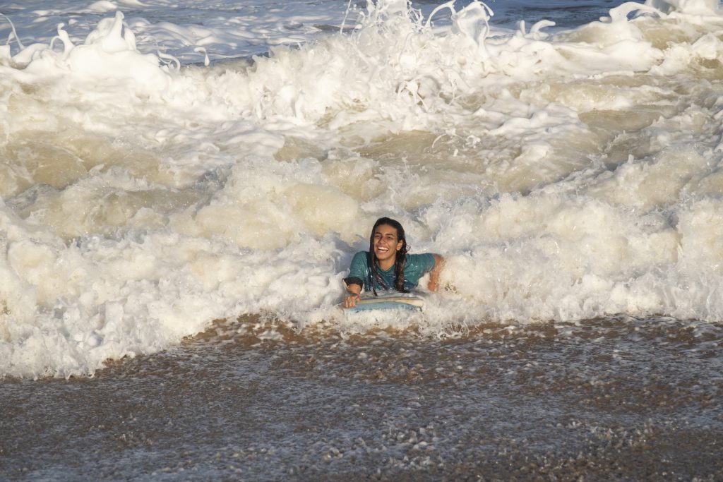 Jacaraípe abre turma de bodyboarding de graça para a garotada
